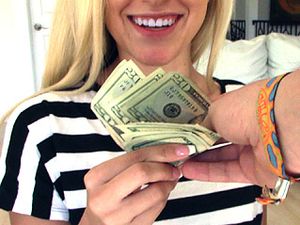 Cash For The Cute Blonde To Fuck And Take A Facial